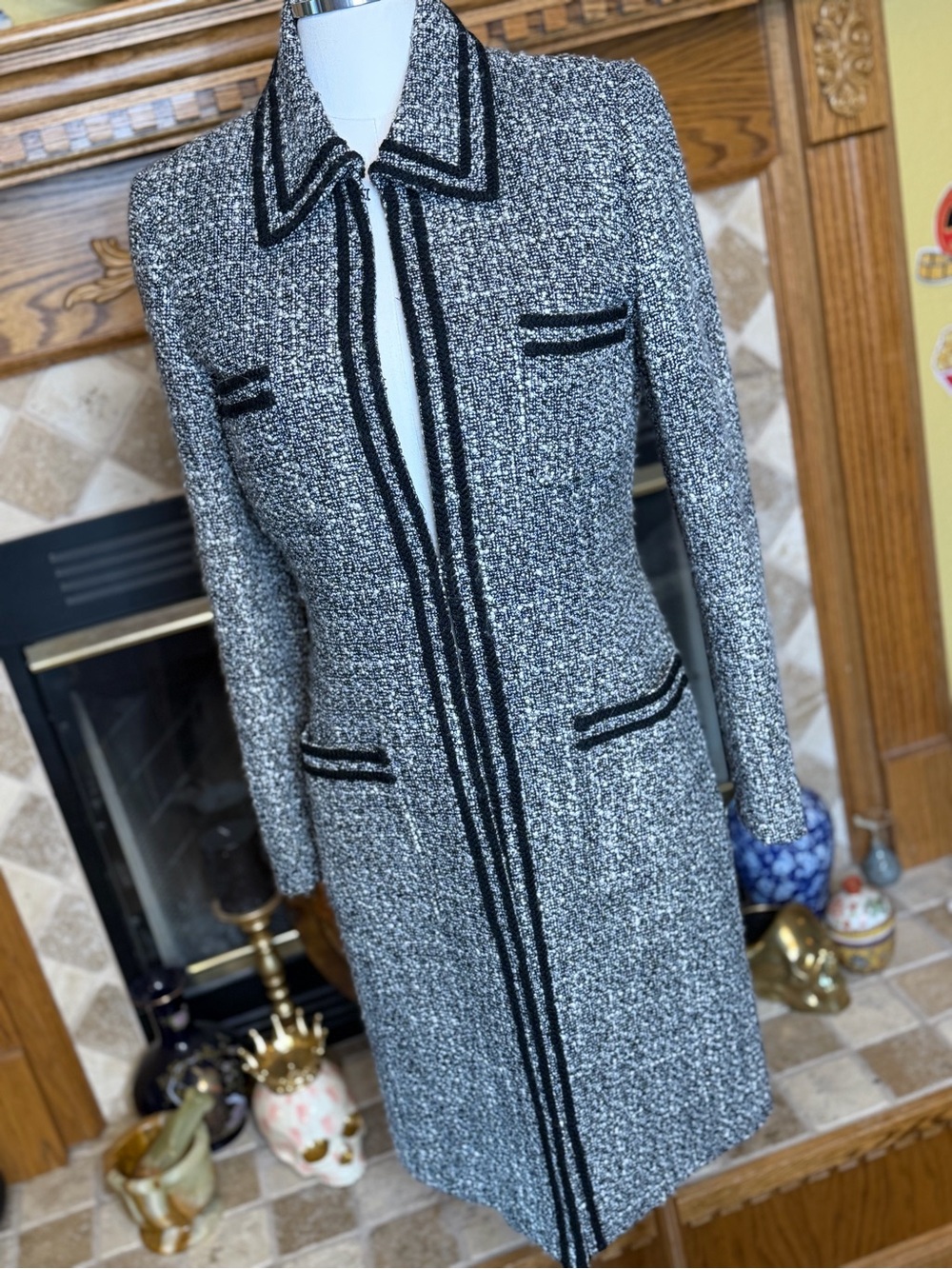 VTG Tahari Black and White Tweed Long Blazer Coat Women’s Size 6